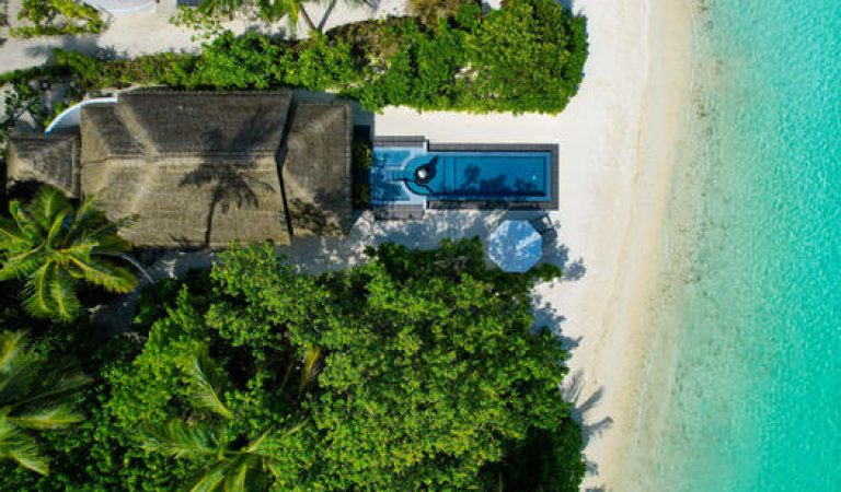 Romantic Beach Pool Villa at LUX* South Ari Atoll - Photo: LUX* South Ari Atoll