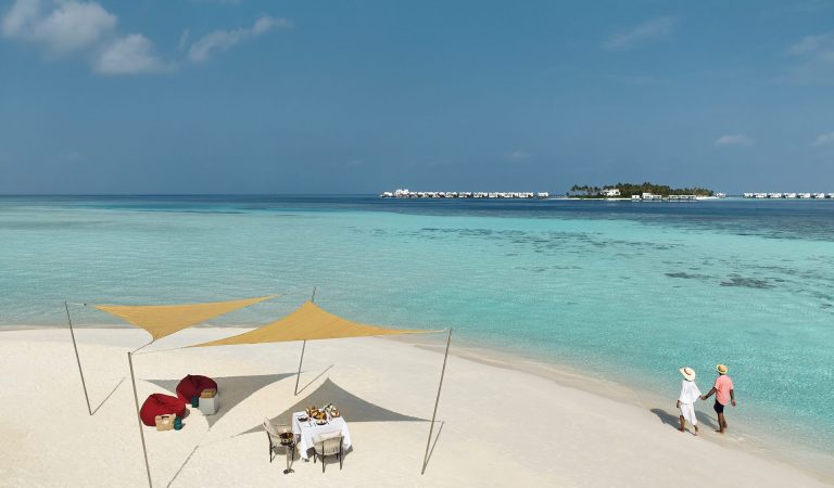 Exclusive Private Sandbank Experiences at Jumeirah Olhahali Island