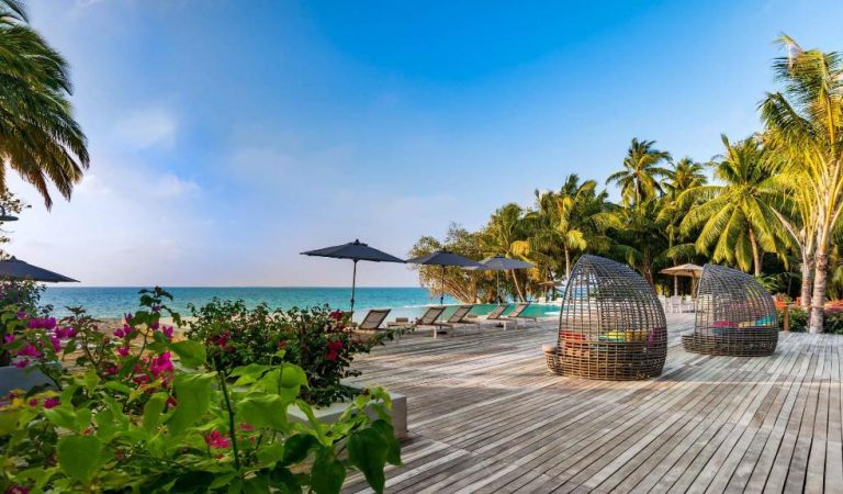 Fiyavalhu Resort Maldives Wins Dual Honours at 2025 World Luxury Awards for Cultural and Family Excellence