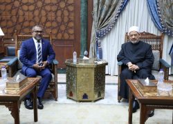 Foreign Minister Dr. Khaleel Meets Al-Azhar Grand Imam and Egyptian Endowments Minister in Cairo