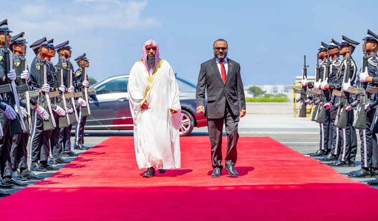 Imam and Khateeb of Al-Masjid Al-Nabawi, Sheikh Dr. Salah Al-Budair Arrives in Maldives for Official Visit