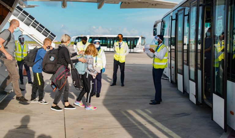 Tourists arriving at Velana International Airport - Photo: VIA