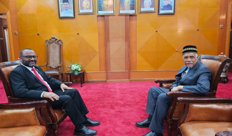 Minister Dr. Shaheem Meets IIUM Rector to Foster Academic Growth and Research Collaboration
