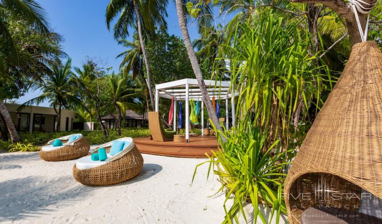 OZEN RESERVE BOLIFUSHI INTRODUCES FESTIVE WELLNESS RESIDENCY WITH DR AMIT KUMAR AT ELENA