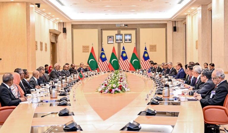 President Dr Mohamed Muizzu and Prime Minister Anwar Ibrahim Strengthen Maldives–Malaysia Strategic Cooperation