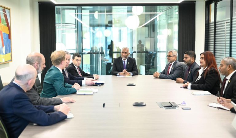 President Dr Muizzu Meets UK MP Alex Sobel to Advance Maldives–Leeds Cooperation in Climate Action, Healthcare, and Digital Innovation