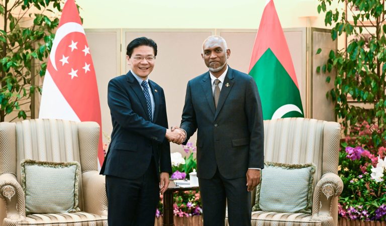 President Dr. Muizzu and Singaporean Prime Minister Discuss Closer Cooperation in Trade, Education, and Sustainability
