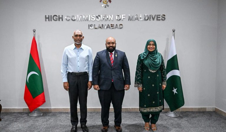 President Muizzu and First Lady Visit Maldives High Commission in Islamabad During State Visit to Pakistan