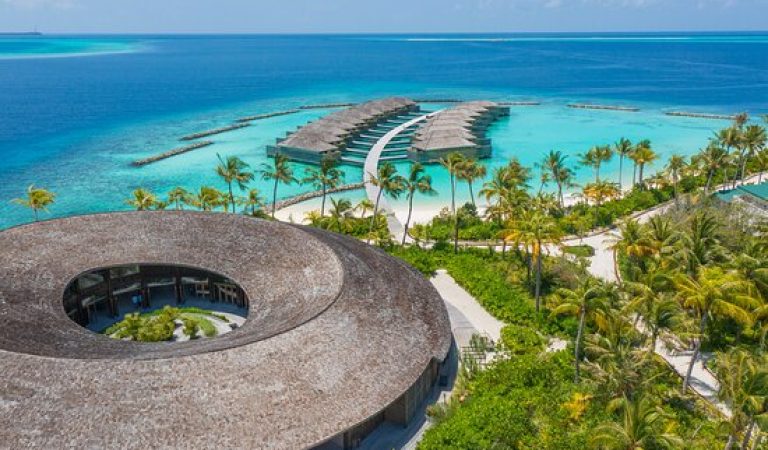 Ritz-Carlton Maldives Introduces Bespoke Eid and Summer Experiences in Partnership with Facette Skincare