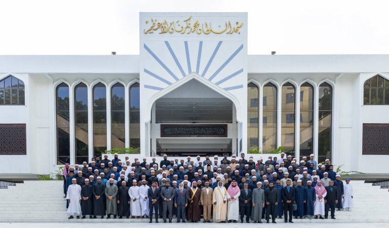 Sheikh Dr. Salah Al-Budair Meets Over 170 Young Hafiz, Imams and Khateebs in Maldives