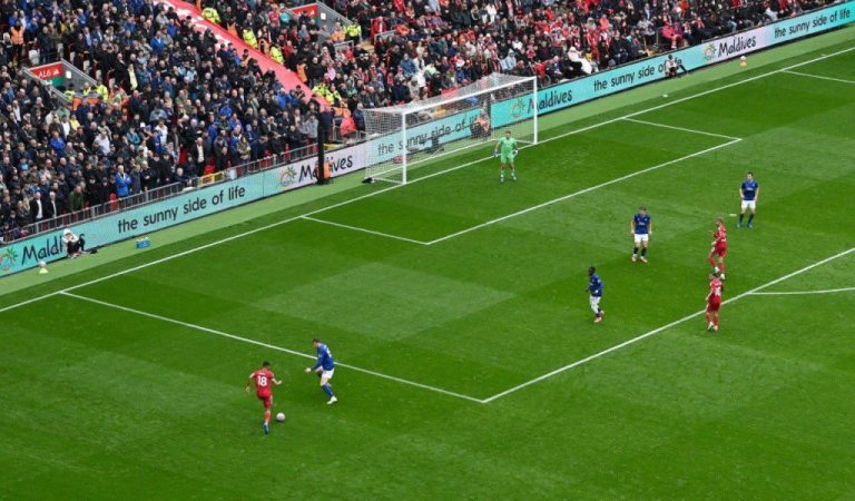 Visit Maldives Highlights Destination in 10 Languages During Liverpool–Manchester United Match